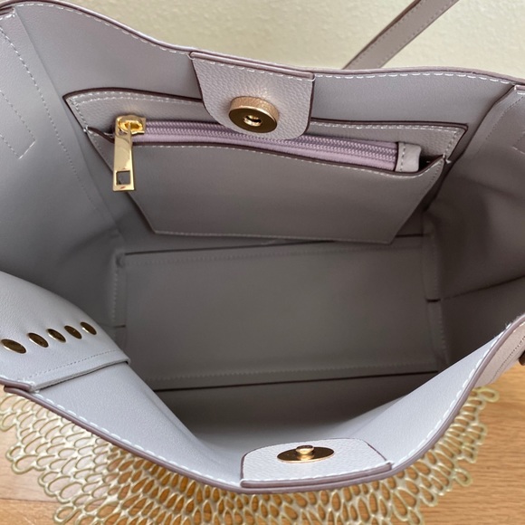 🆕LAST ONE!🛍Grey Vegan Leather Studded Tote - Picture 3 of 5